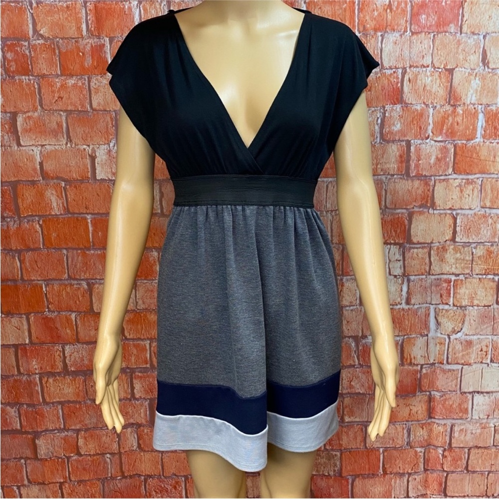 Hypnotik Black‎ and Gray V-Neck Skater Dress